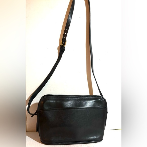 Coach vintage black leather crossbody handbag - Picture 1 of 8
